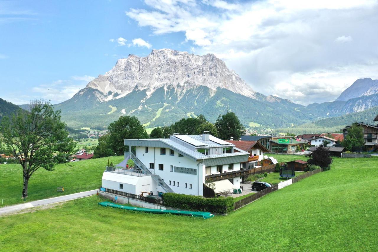Haus Am Schihang Lermoos Exterior photo